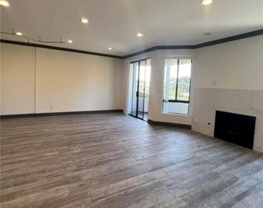 13920 Moorpark - Photo Thumbnail 1