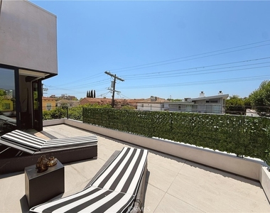 415 N Martel Avenue - Photo Thumbnail 26