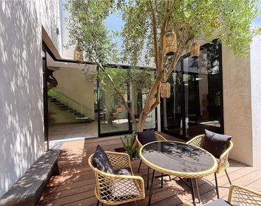 415 N Martel Avenue - Photo Thumbnail 8