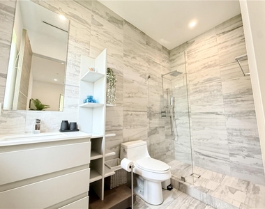 415 N Martel Avenue - Photo Thumbnail 29