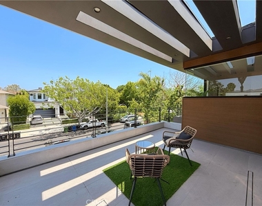 415 N Martel Avenue - Photo Thumbnail 34