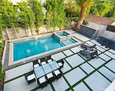 454 S Holt Avenue - Photo Thumbnail 12