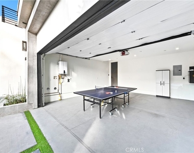 454 S Holt Avenue - Photo Thumbnail 13