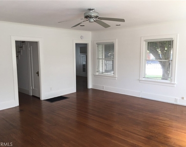 1085 Loma Drive - Photo Thumbnail 2