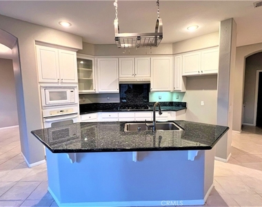 31142 Sunningdale Drive - Photo Thumbnail 8