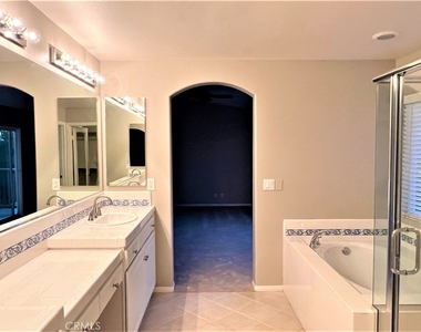 31142 Sunningdale Drive - Photo Thumbnail 17