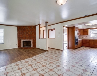 1307 Mackay Lane - Photo Thumbnail 17