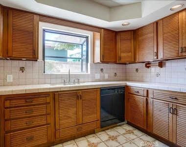 1307 Mackay Lane - Photo Thumbnail 20