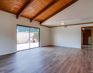 1307 Mackay Lane - Photo Thumbnail 15
