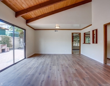 1307 Mackay Lane - Photo Thumbnail 14