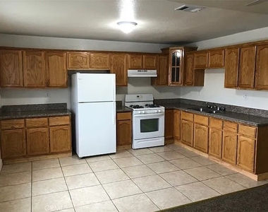 130 E 95th Street - Photo Thumbnail 4