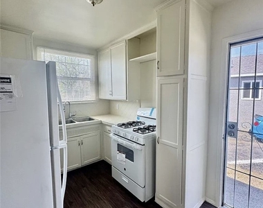 713 E Cocoa - Photo Thumbnail 4