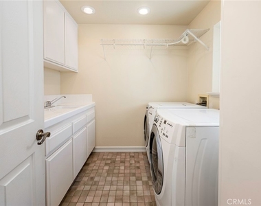 346 Whites - Photo Thumbnail 26