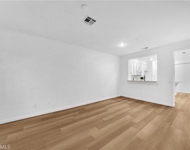 8 Open View Lane - Photo Thumbnail 12