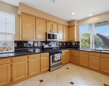 344 Plaza Los Osos - Photo Thumbnail 9