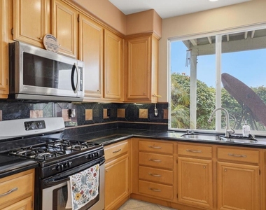 344 Plaza Los Osos - Photo Thumbnail 10
