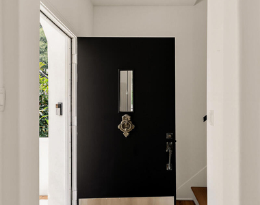 1323 Indiana Avenue - Photo Thumbnail 4