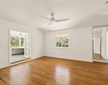 1323 Indiana Avenue - Photo Thumbnail 15