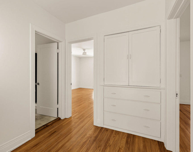 1323 Indiana Avenue - Photo Thumbnail 14