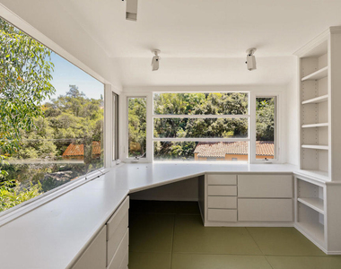 1323 Indiana Avenue - Photo Thumbnail 17