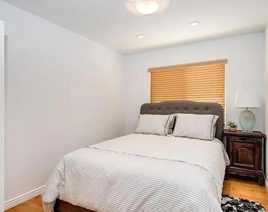 748 N La Jolla Avenue - Photo Thumbnail 15