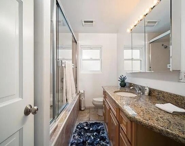 748 N La Jolla Avenue - Photo Thumbnail 17