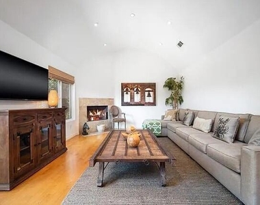 748 N La Jolla Avenue - Photo Thumbnail 3