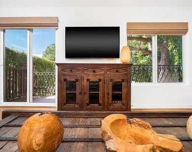 748 N La Jolla Avenue - Photo Thumbnail 4