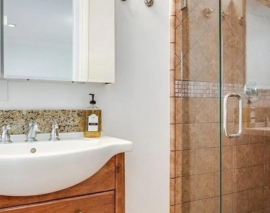748 N La Jolla Avenue - Photo Thumbnail 19