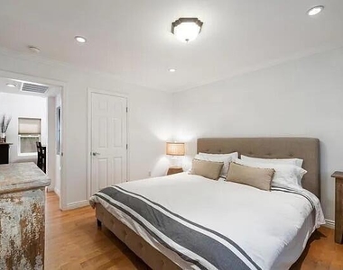 748 N La Jolla Avenue - Photo Thumbnail 8