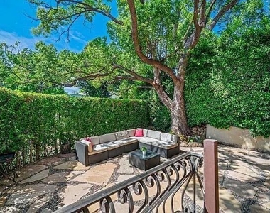 748 N La Jolla Avenue - Photo Thumbnail 20