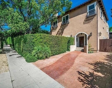 748 N La Jolla Avenue - Photo Thumbnail 22