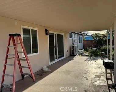 11791 Comstock - Photo Thumbnail 5