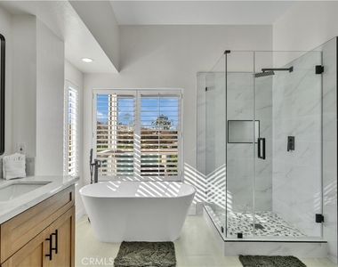 21 Lakefront - Photo Thumbnail 20