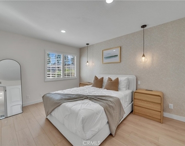 21 Lakefront - Photo Thumbnail 16