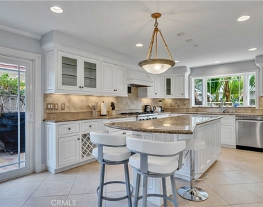 20 Coldbrook - Photo Thumbnail 5