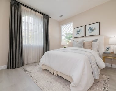 48 Mariposa - Photo Thumbnail 2