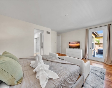 17 Riveroaks - Photo Thumbnail 11