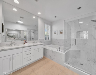 17 Riveroaks - Photo Thumbnail 16