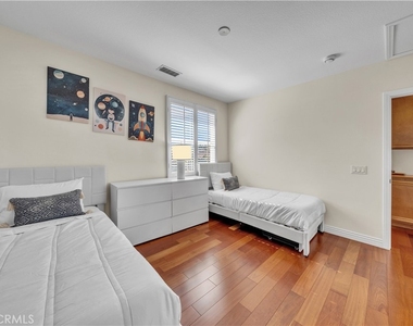 17 Riveroaks - Photo Thumbnail 15