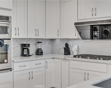 17 Riveroaks - Photo Thumbnail 6