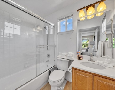 17 Riveroaks - Photo Thumbnail 19