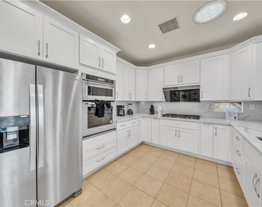 17 Riveroaks - Photo Thumbnail 5