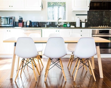 107 Waterman - Photo Thumbnail 3