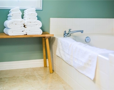 107 Waterman - Photo Thumbnail 24