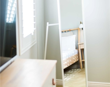 107 Waterman - Photo Thumbnail 12