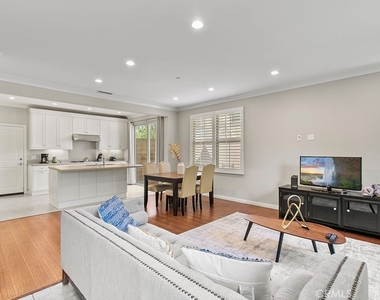 101 Thornhurst - Photo Thumbnail 3