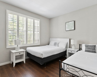 101 Thornhurst - Photo Thumbnail 13
