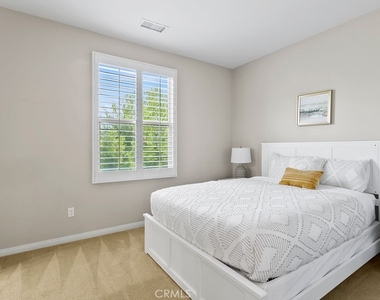 101 Thornhurst - Photo Thumbnail 12