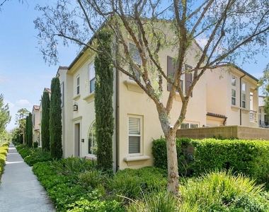 101 Thornhurst - Photo Thumbnail 1